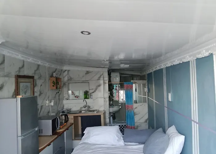 Cozy Private En Suite Studio