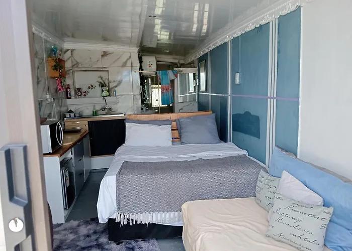 Cozy Private En Suite Studio